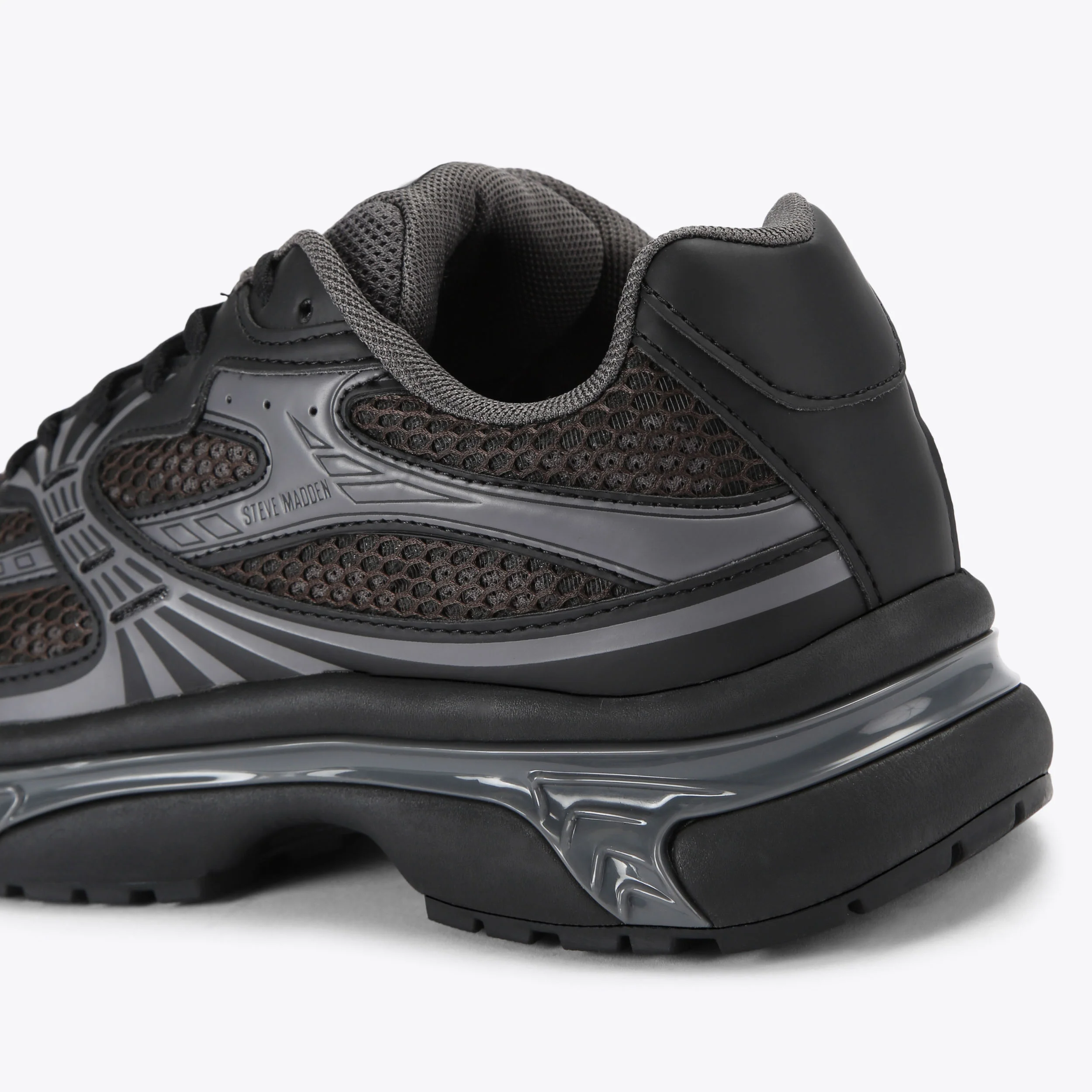 Thaedeus Trainer Black - Image 3